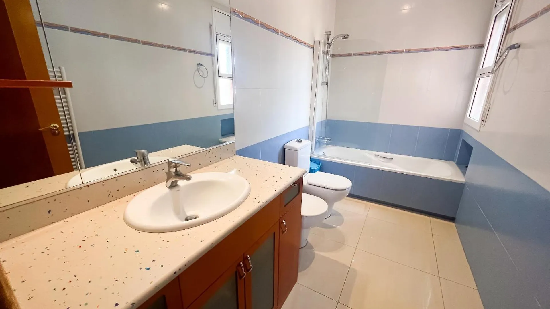 Casa Grande Con Piscina Para Familias 马拉加